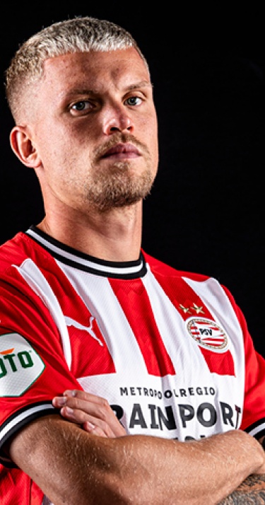 PSV versterkt zich met Philipp Max