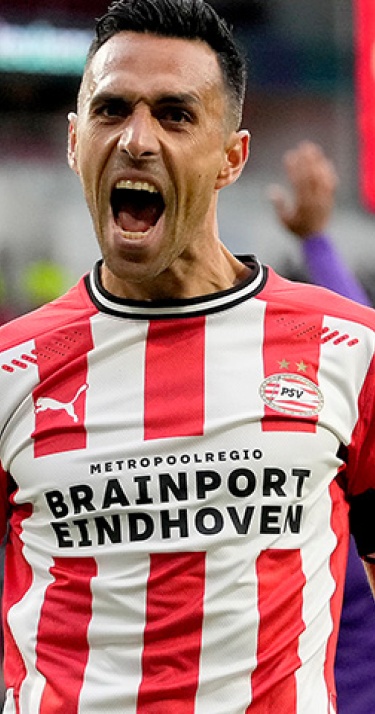 PSV wint verdiend van Groningen, ‘Skiete Willy’ herdacht