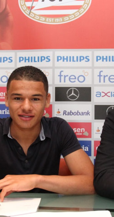 Talent Armando Obispo tekent eerste contract