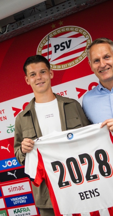 Profcontract | Teun Bens tekent eerste profcontract