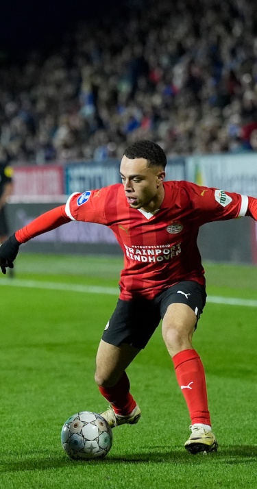 De Stats Van | Dest Dribbelt erop los in MAC³PARK Stadion