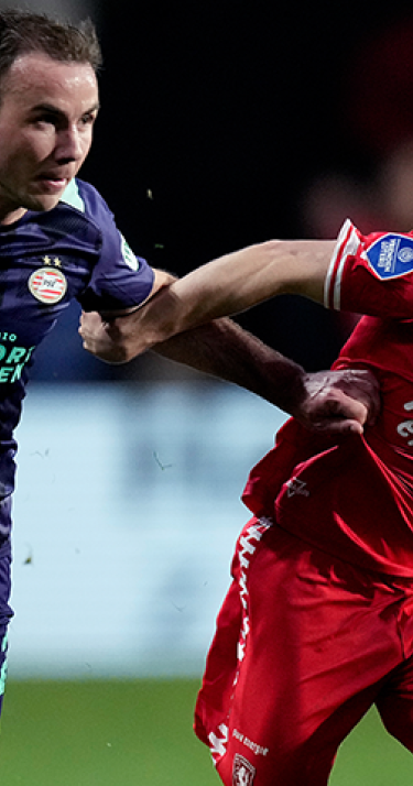 PSV vecht terug na achterstand en speelt gelijk in Twente