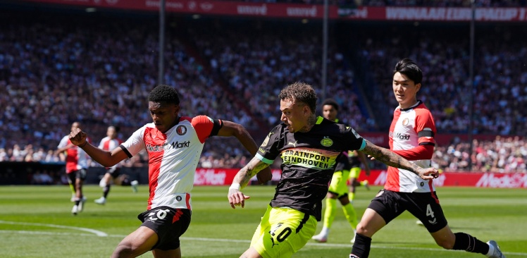 Nabeschouwing | Noa Lang kroont zich tot matchwinner in zinderende Kuip 