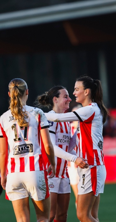 Wedstrijdverslag | PSV Vrouwen bekert verder na ruime overwinning op FC Rijnvogels 