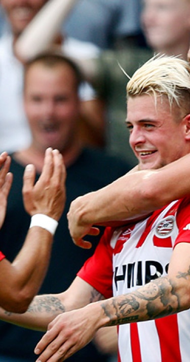 PSV wint voetbalgevecht van Feyenoord: 3-1