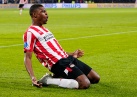Denzel Dumfries maakt transfer naar Inter