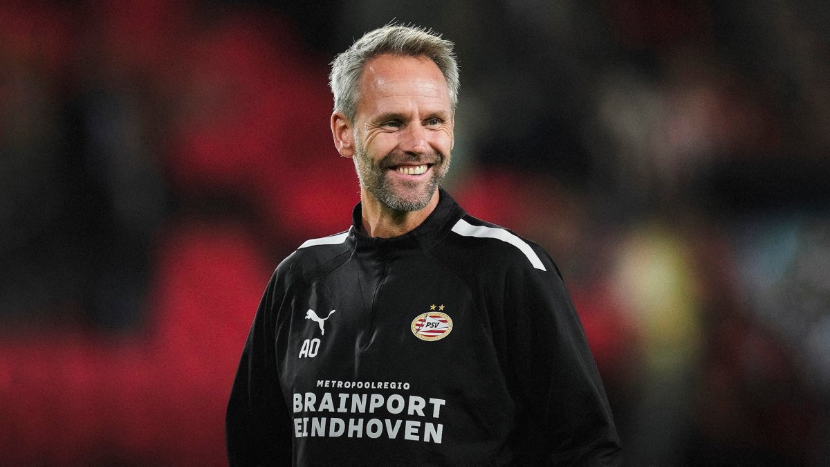 News | PSV welcomes André Ooijer as new assistant coach