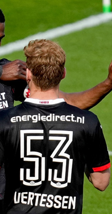 PSV blijft tweede na winst op Willem II