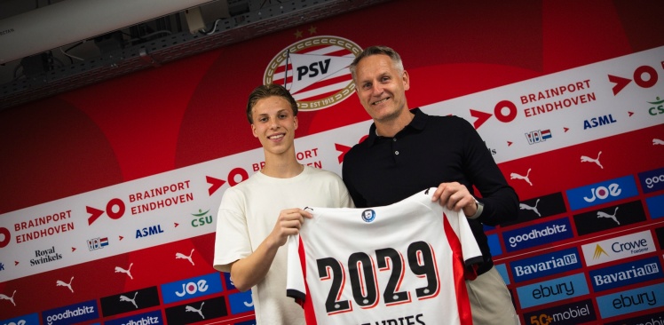 Profcontract | Lyam de Vries tekent eerste contract bij PSV