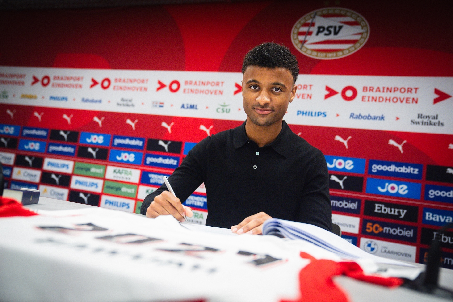 PSV - Contractnieuws | Jordy Bawuah verlengt tot medio 2027
