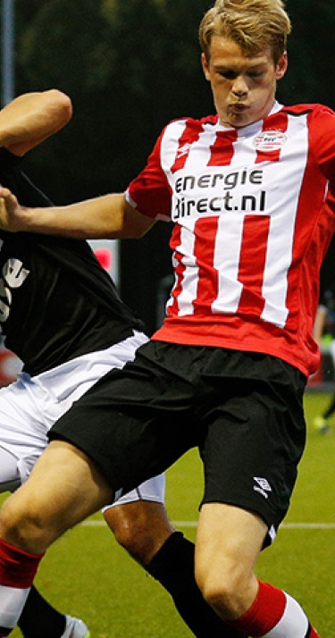 Jong PSV verslaat FC Emmen op De Herdgang