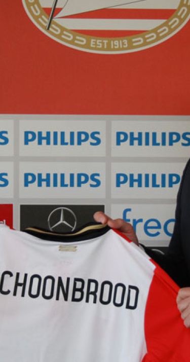 Robin Schoonbrood tekent eerste contract 