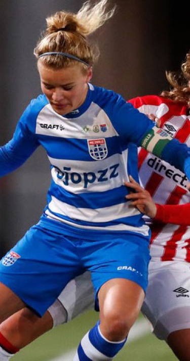 In beeld: PSV Vrouwen onderuit in Zwolle