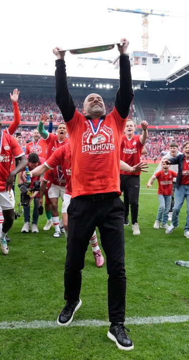 Persconferentie | 'Dat het allemaal binnen een seizoen zo goed valt, is ongelofelijk'