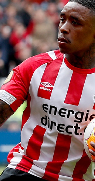 PSV worstelt maar wint wel