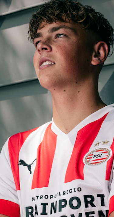 Profcontract | Robin van Duiven tekent eerste contract bij PSV 