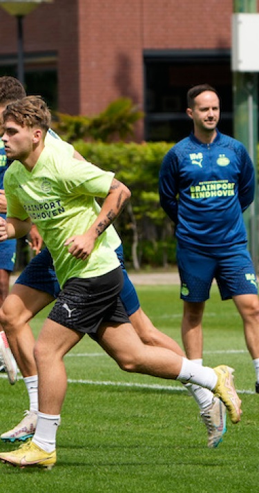 Voorbereiding | Eerste persconferentie Bosz en open training live te zien op YouTube