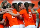 Van de Donk op schot voor Oranje-vrouwen