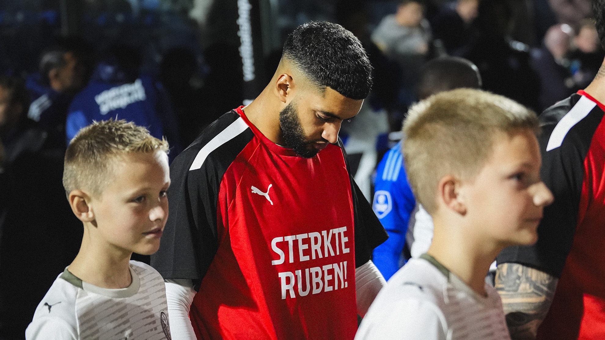 De PSV-selectie betuigt steun aan Rubel van Bommel