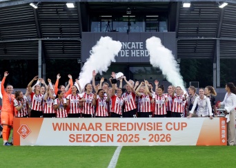 Wedstrijdverslag | PSV Vrouwen verslaat Ajax en pakt tweede prijs van seizoen