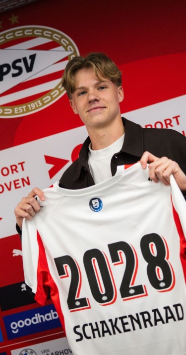Profcontract | Loek Schakenraad verdient eerste contract bij PSV 