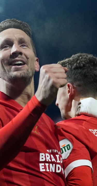 Liveblog | PSV dendert door en boekt grote zege in Zwolle