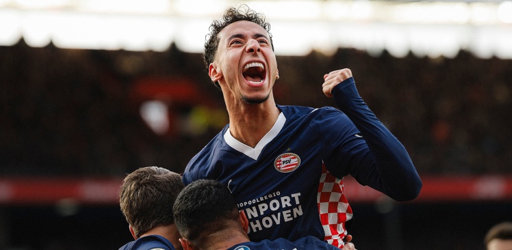 Liveblog | PSV toont karakter in De Kuip en boekt verdiende zege op Feyenoord