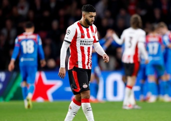 Persconferentie | Bosz erkent knelpunt: ‘Wij kregen geen grip op hem’ 