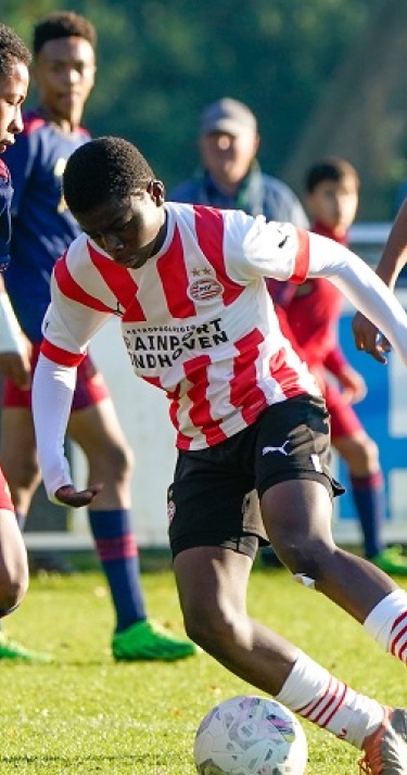 Uitslagen | O14 geeft voorzet op PSV-1 en wint van Ajax 