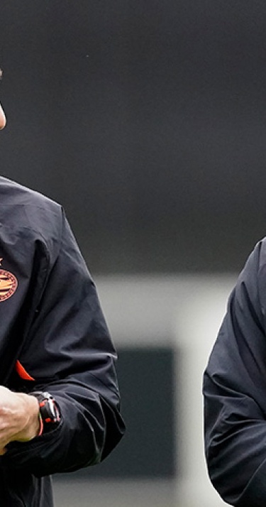 Adil Ramzi sluit aan bij staf A-selectie