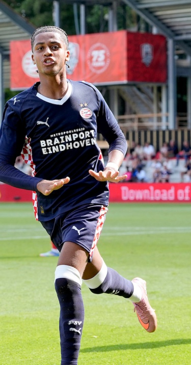 Otten Innovation Cup | PSV O19 opent toernooi met zege op SL Benfica