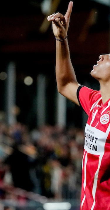 Jong PSV pakt eerste drie punten in stadsderby 
