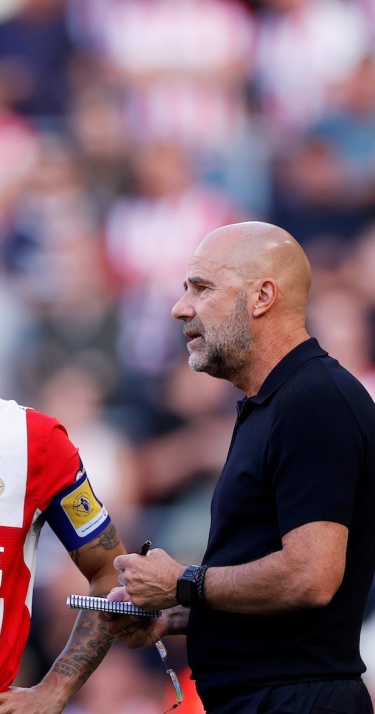 Persconferentie | Bosz ziet PSV groeien: 'trainingen zijn erg goed'
