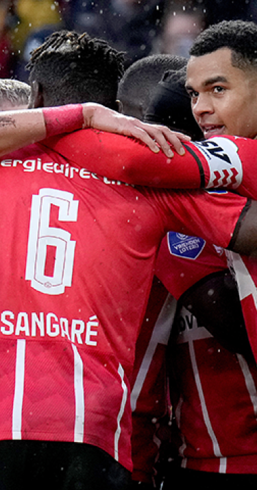 PSV pakt drie punten in vol Philips Stadion