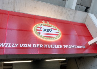Nieuws | PSV opent Willy van der Kuijlen-promenade als blijvend eerbetoon aan Mister PSV