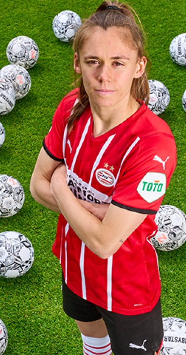 Toptransfer PSV Vrouwen | All-time topscorer Smits keert terug 