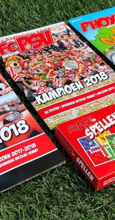 Phoxy Club en FC PSV Magazine in de bus