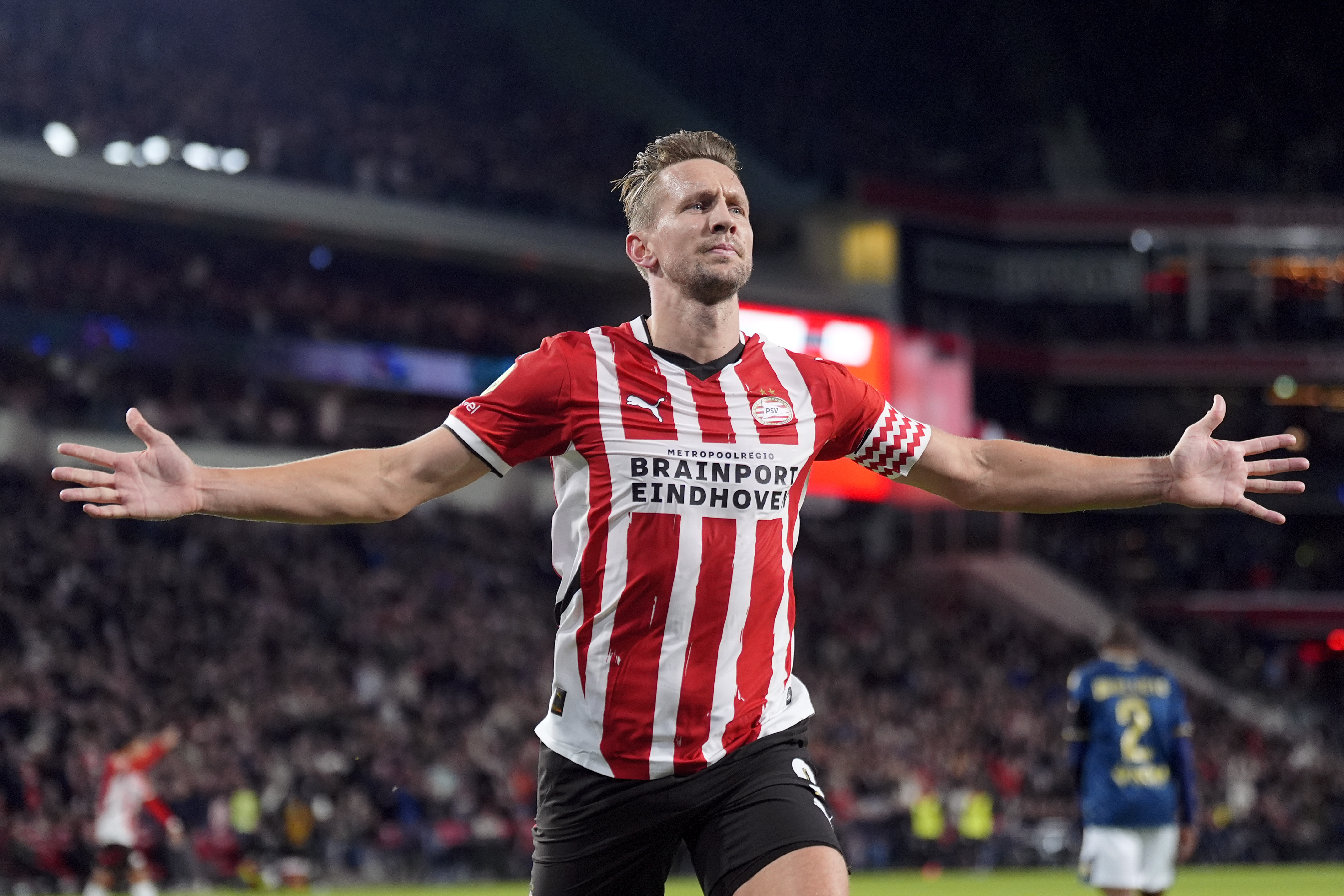 Luuk de Jong is de eerste speler in deze eeuw met een bijdrage aan minstens 200 Eredivisietreffers voor één specifiek team
