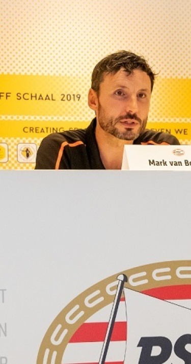 Van Bommel is met het hoofd gewoon bij Ajax
