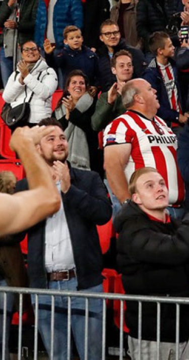 IN BEELD | Ook Emmen aan de zegekar