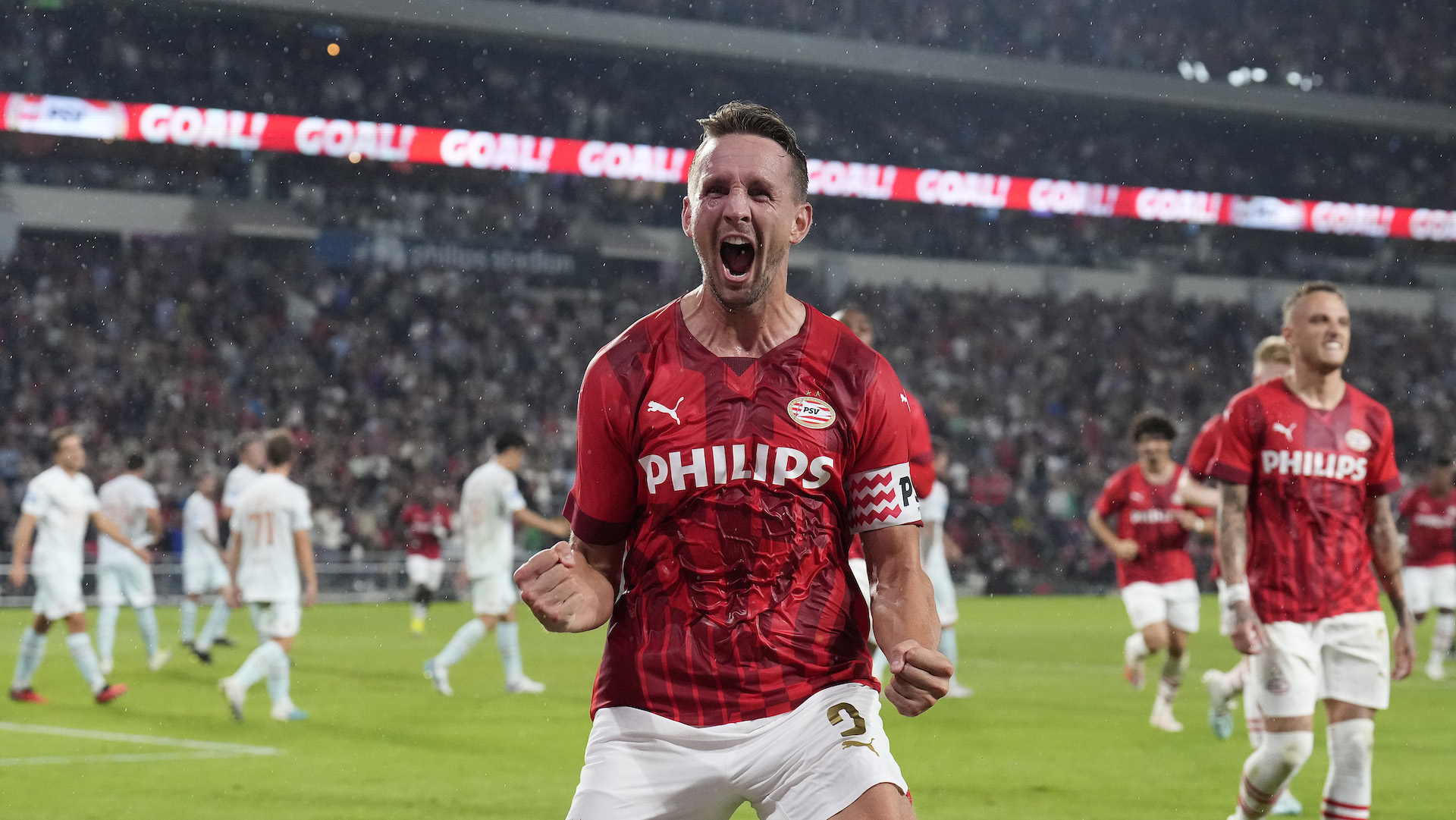 Vorig seizoen won PSV in het speciale Philips-tenue met 4-0