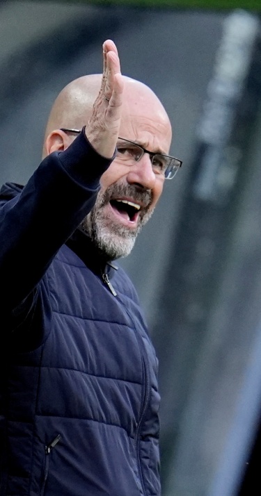 Persconferentie | ‘Het is bijzonder om te zien dat beide ploegen zo tegen elkaar opboksen’