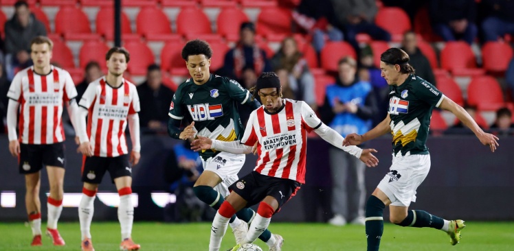 Wedstrijdverslag | Jong PSV geeft voorsprong uit handen en verliest Lichtstadderby