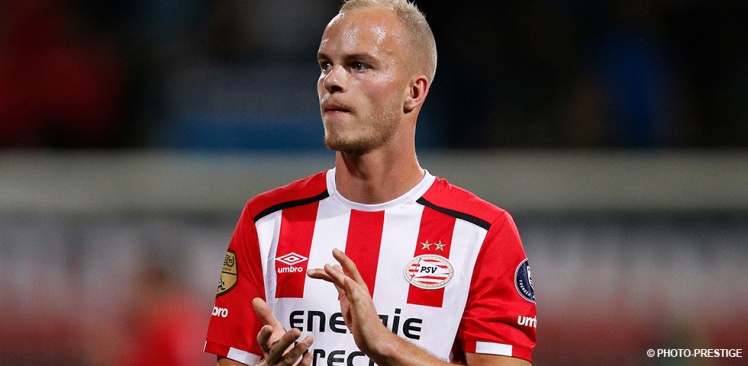 Jorrit Hendrix met Jong PSV tegen Jong Ajax