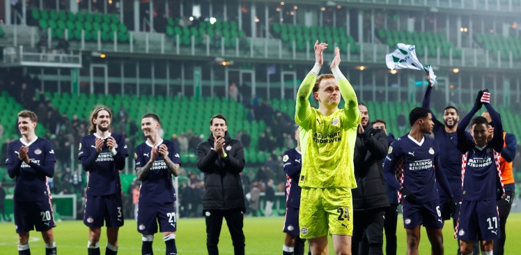 Debuut | Niek Schiks eerste debuterende Academy-doelman sinds Bertrams 