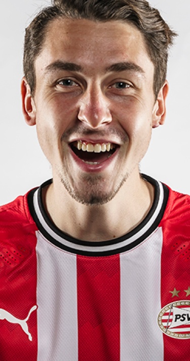 PSV huurt Fein van Bayern München