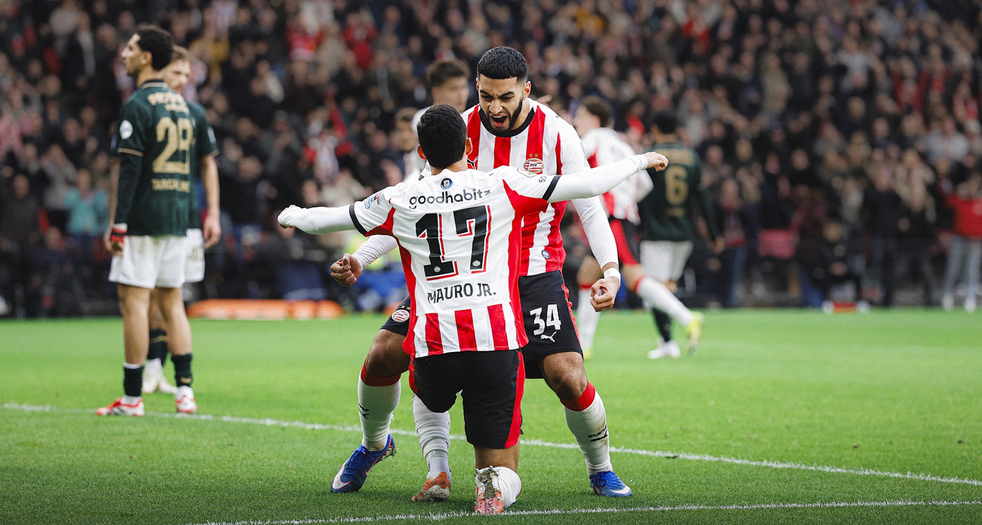 Liveblog | PSV overklast Feyenoord met bliksemstart en beslist topduel razendsnel