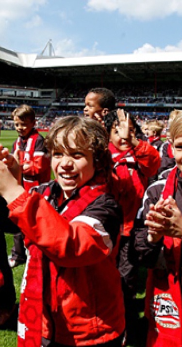 Ereronde voor de jeugdkampioenen van PSV