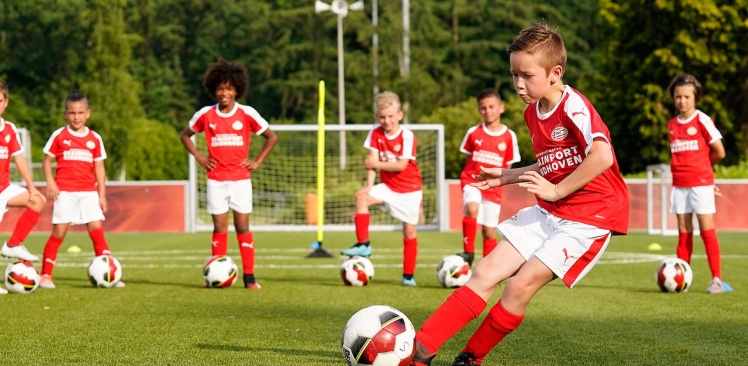 Nieuws | PSV breidt Soccer School‑activiteiten uit naar lokale amateurclubs