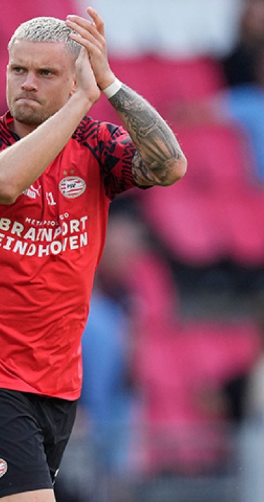 Nieuws | Honderd duels voor Philipp Max